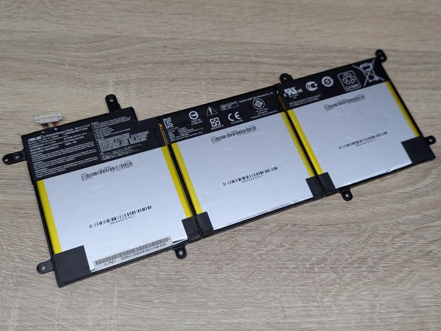Б/В Оригінальна акумуляторна батарея Asus A31N1428