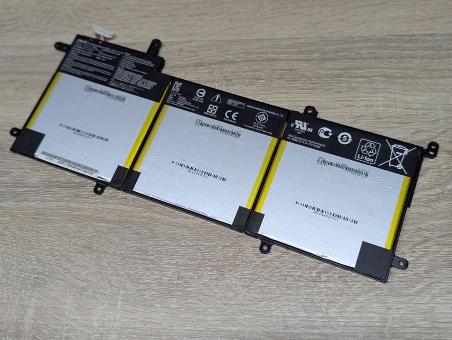 Б/В Оригінальна акумуляторна батарея Asus A31N1428