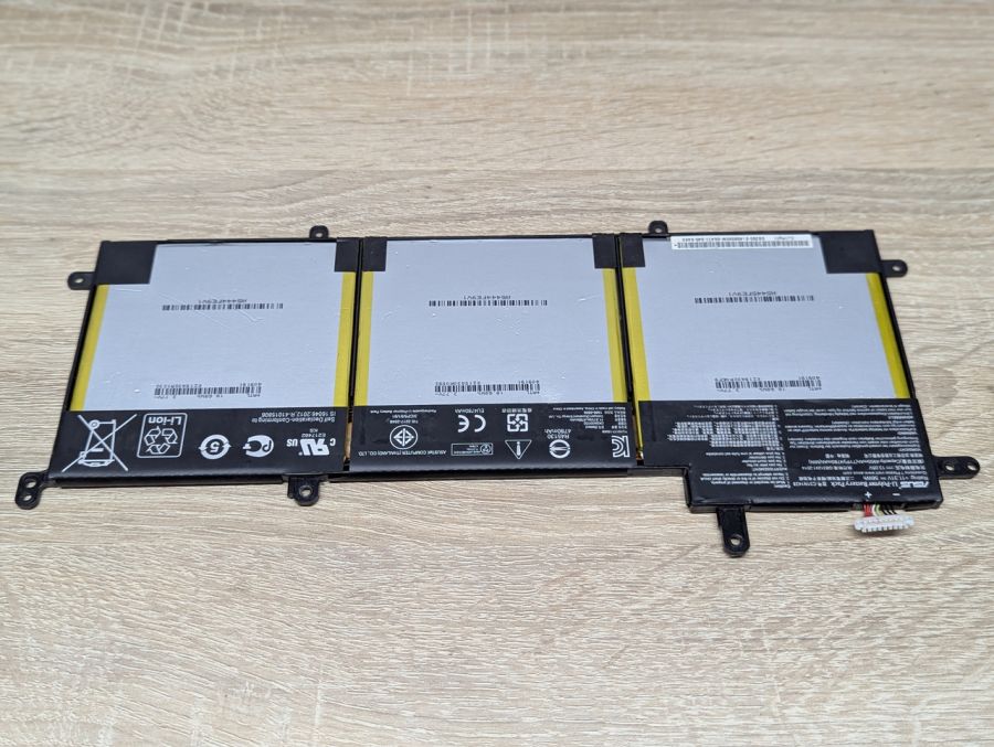Б/В Оригінальна акумуляторна батарея Asus A31N1428