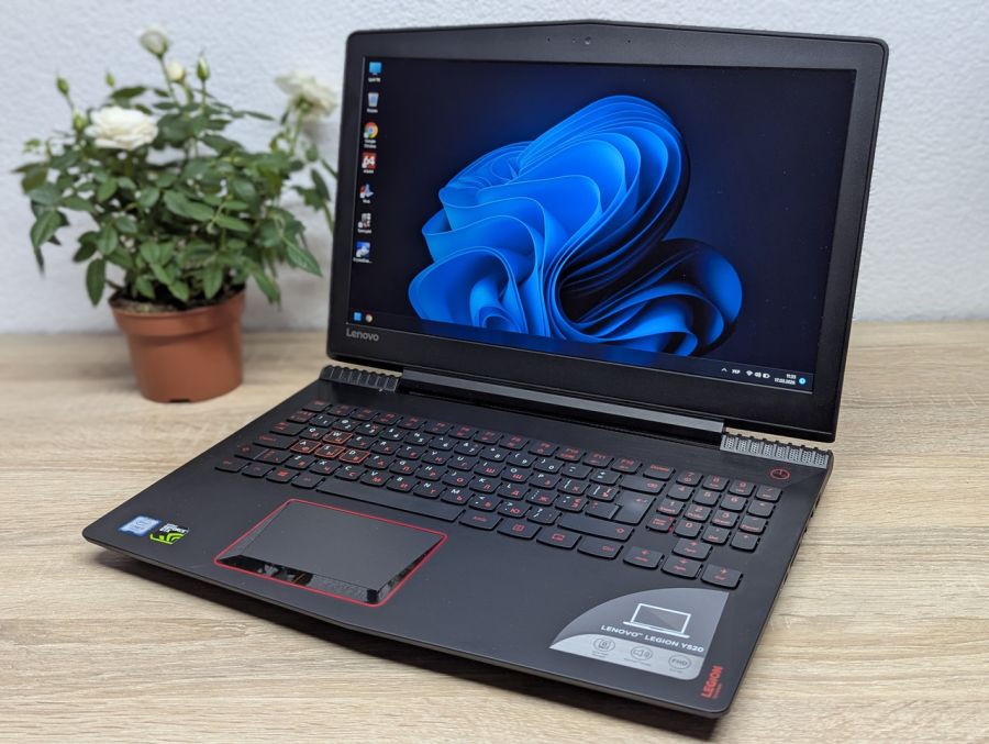 Ноутбук Б/В Lenovo Legion Y520-15IKBN, Intel Core i5-7300HQ, DDR4 16 GB, SSD 256GB + HDD 150GB, NVIDIA GeForce GTX 1050 2Gb, 15.6" Full HD