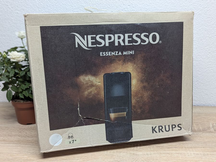 Новий Капсульна кавомашина Krups Nespresso Essenza Mini XN1101