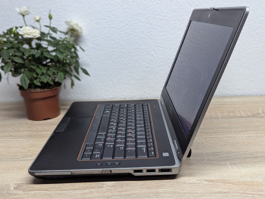 Уцінка! Ноутбук Б/В Dell Latitude E6420, Intel Core i5-2520M, DDR3, SSD 128GB, 15.6" HD