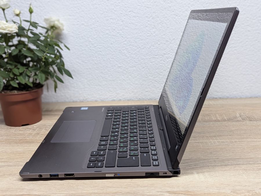 Ноутбук Б/В Fujitsu T936, Intel Core i5-6300U, DDR4 8 GB, SSD 256GB, 13" Full HD Сенсор