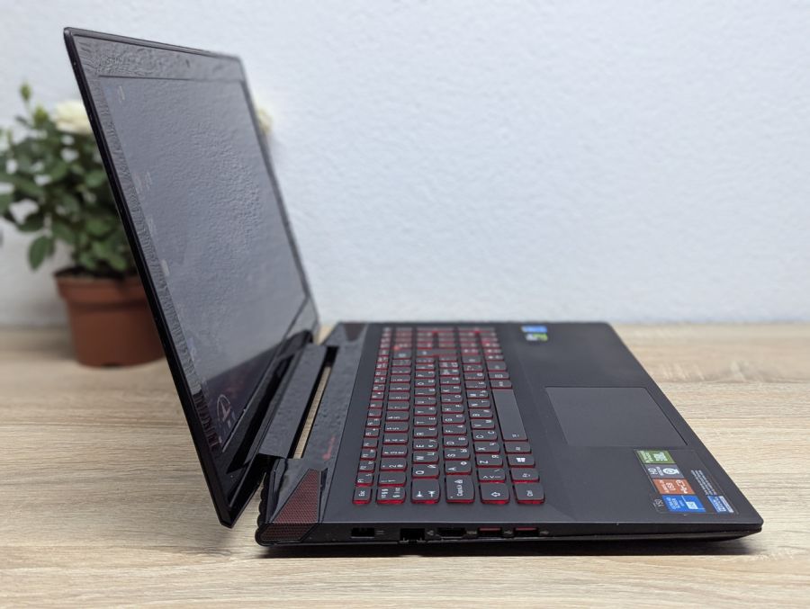 Ноутбук Б/В Lenovo IdeaPad Y50-70, Intel Core i7-4210HQ, DDR3 16 GB, SSD 360GB, NVIDIA GeForce GTX 860M 4Gb, 15.6" Full HD
