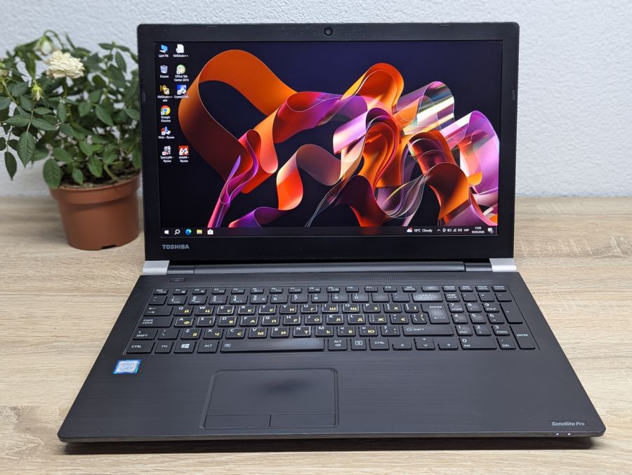Ноутбук Б/В Toshiba Satellite Pro A50-E-1DD, Intel Core i5-8250U, DDR4 8GB, SSD 128GB, 15.6" Full HD