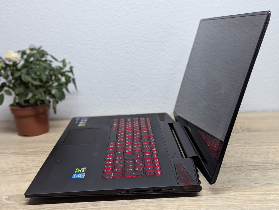 Ноутбук Б/В Lenovo Y70-70, Intel Core i7-4720HQ, DDR3 12 GB, SSD 360GB, NVIDIA GeForce GTX 860M 2Gb, 17" Full HD