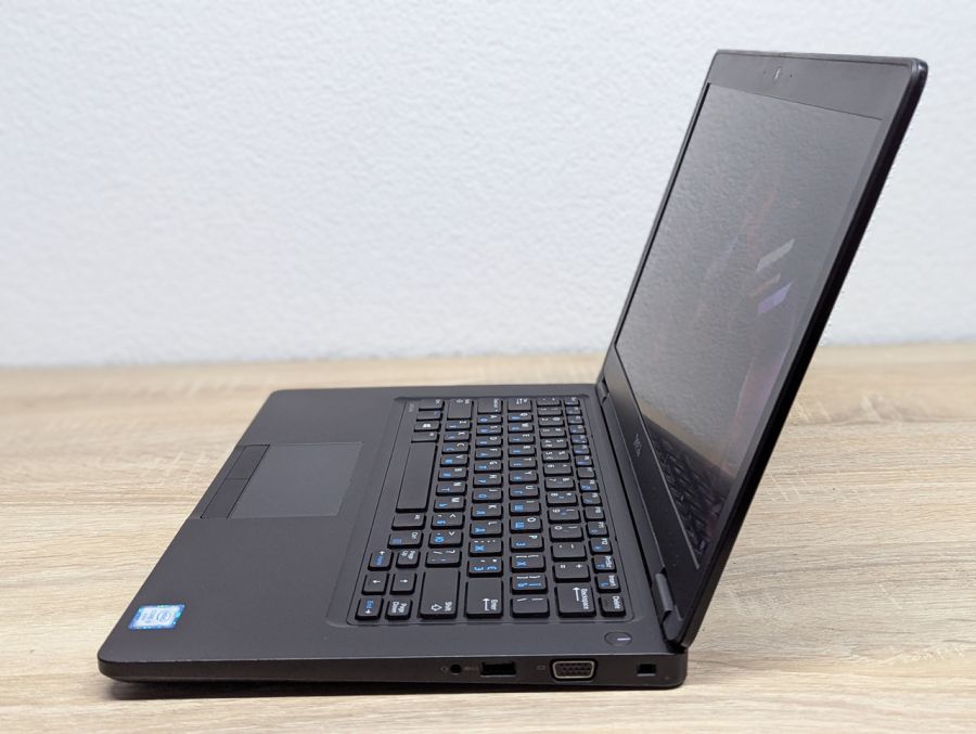 Уцінка! Ноутбук Б/В Dell Latitude 5480, Intel Core i5-6300U, DDR4 8 GB, SSD 256GB, 14" Full HD