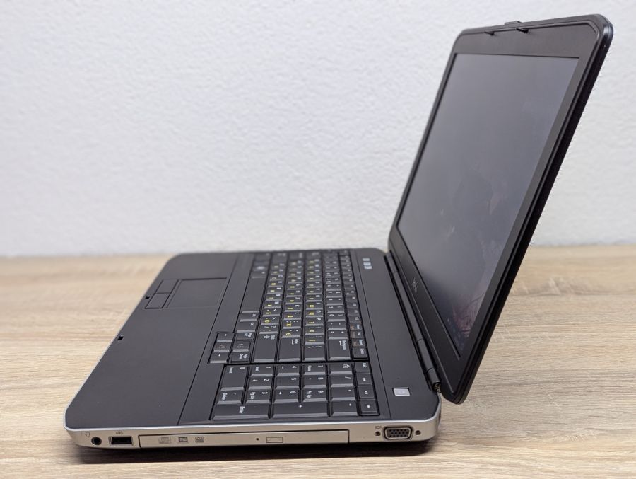 Ноутбук Б/В Dell Latitude E5530, Intel Core i3-2370U, DDR3 8GB, SSD 128GB, 15.6" HD