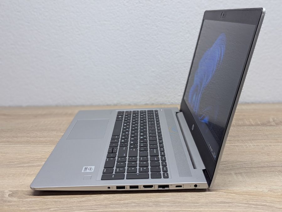 Уцінка! Ноутбук Б/В HP ProBook 450 G7, Intel Core i5, DDR4 16 GB, SSD 256GB + SSD 256GB, 15.6" Full HD