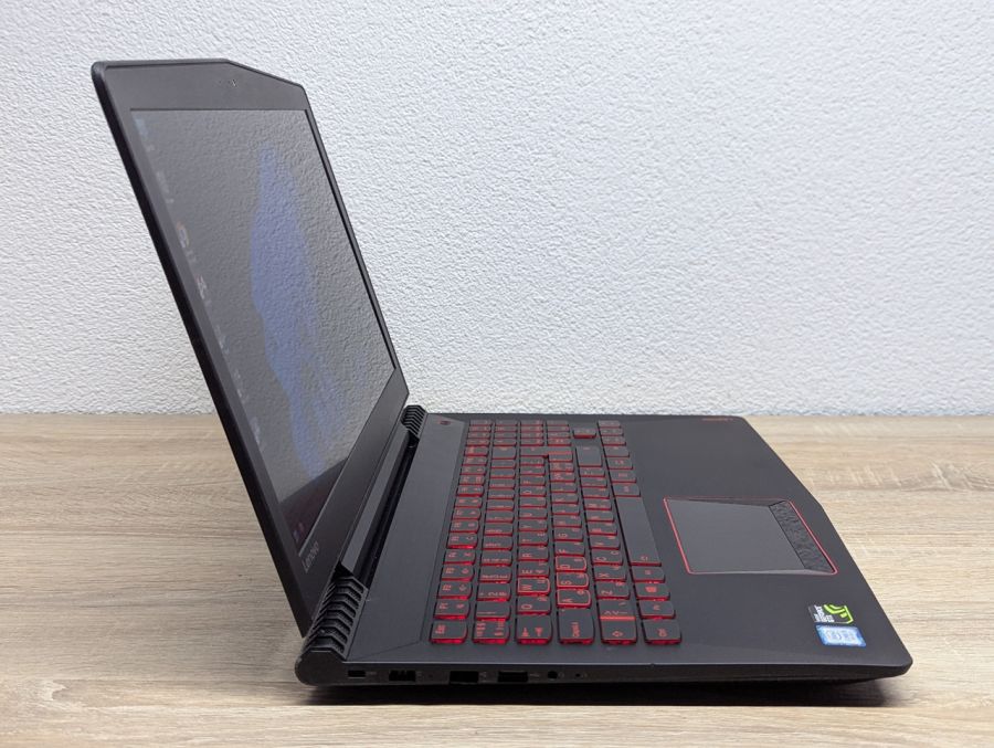 Ноутбук Б/В Lenovo Legion Y520-15IKBN, Intel Core i5-7300HQ, DDR4 16 GB, SSD 512GB, NVIDIA GeForce GTX 1060 3Gb, 15.6" Full HD
