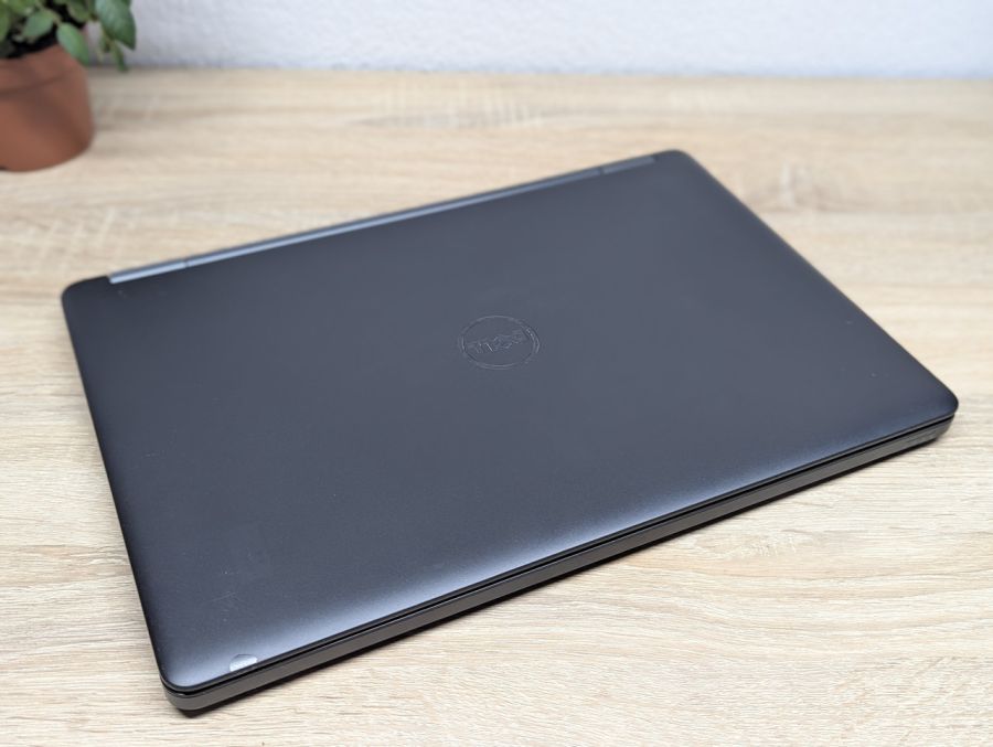 Ноутбук Б/В Dell Latitude E5550, Intel Core i5-5300U, DDR3 8 GB, SSD 128GB, NVIDIA GeForce 830M 2Gb, 15.6" Full HD