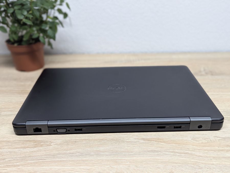 Ноутбук Б/В Dell Latitude E5550, Intel Core i5-5300U, DDR3 8 GB, SSD 128GB, NVIDIA GeForce 830M 2Gb, 15.6" Full HD