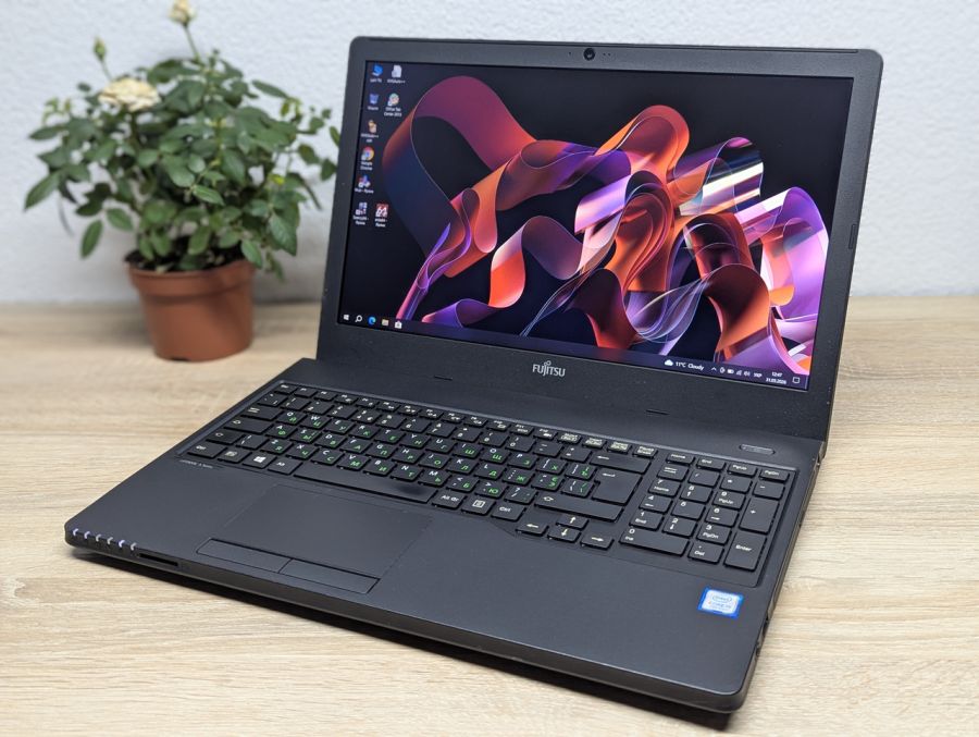 Ноутбук Б/В Fujitsu LifeBook A557, Intel Core i5-7200U, DDR3 8 GB, SSD 128GB, 15.6" Full HD