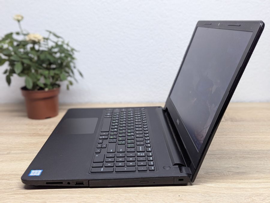 Уцінка! Ноутбук Б/В Dell Vostro 15-3568, Intel Core i3-7130U, DDR4 8 GB, SSD 128GB, 15.6" HD