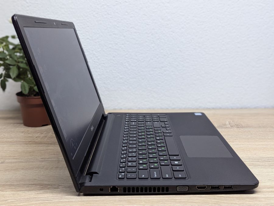Ноутбук Б/В Dell Vostro 15-3568, Intel Core i3-7130U, DDR4 8GB, SSD 128GB, 15" HD