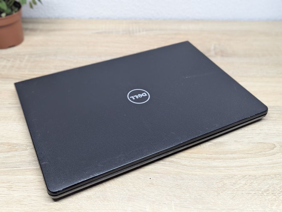 Уцінка! Ноутбук Б/В Dell Vostro 15-3568, Intel Core i3-7130U, DDR4 8 GB, SSD 128GB, 15.6" HD