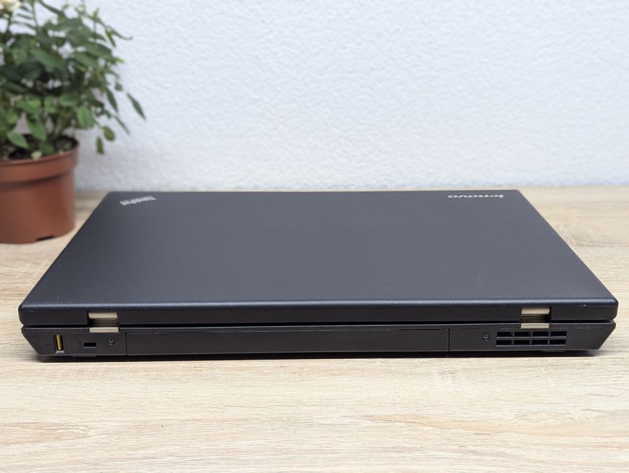 Уцінка! Ноутбук Б/В Lenovo L520, Intel Core i3-2330M, DDR3 8 GB, SSD 128GB, 15.6" HD Сенсор