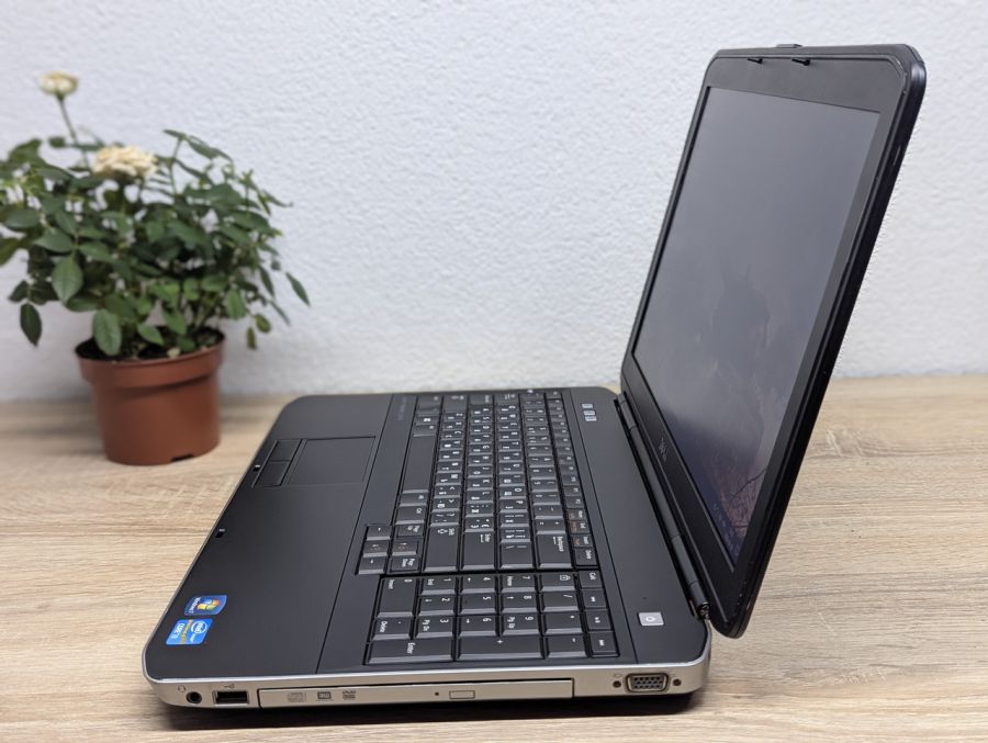 Ноутбук Б/В Dell Latitude E5530, Intel Core i3-3110M, DDR3 8 GB, SSD 128GB, 15.6" HD