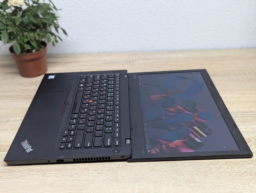 Ноутбук Б/В Lenovo ThinkPad L490, Intel Core i5-8265U, DDR4 8 GB, SSD 256GB, 14" UHD