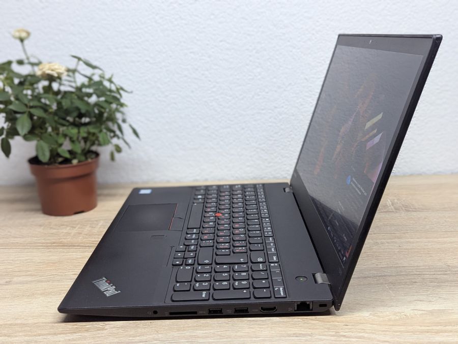 Уцінка! Ноутбук Б/В Lenovo ThinkPad T570, Intel Core i5-7300U, DDR4 8 GB, SSD 128GB, 15.6" Full HD