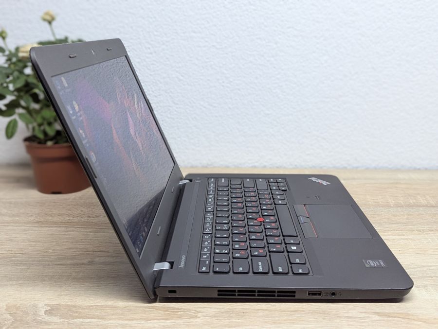 Ноутбук Б/В Lenovo ThinkPad E450, Intel Core i3-5005U, DDR3 8 GB, SSD 128GB, 14" Full HD