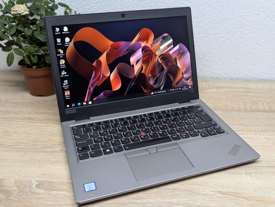 Ноутбук Б/В Lenovo ThinkPad L380, Intel Core i3-7020U, DDR4 8 GB, SSD 256GB, 13" Full HD
