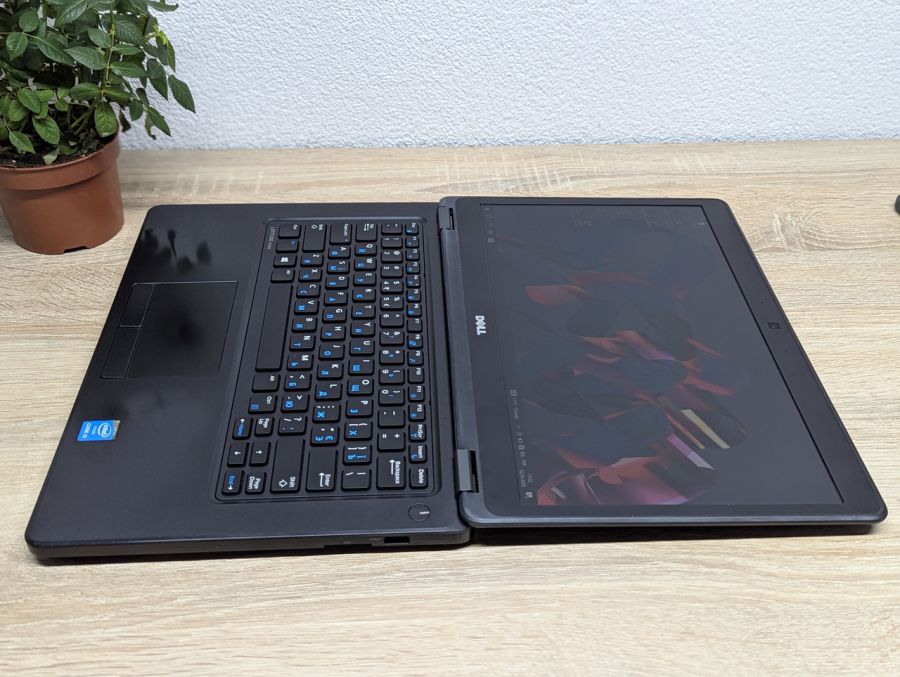 Ноутбук Б/В Dell Latitude E5450, Intel Core i5-4210U, DDR3 8 GB, SSD 128GB, 14" HD