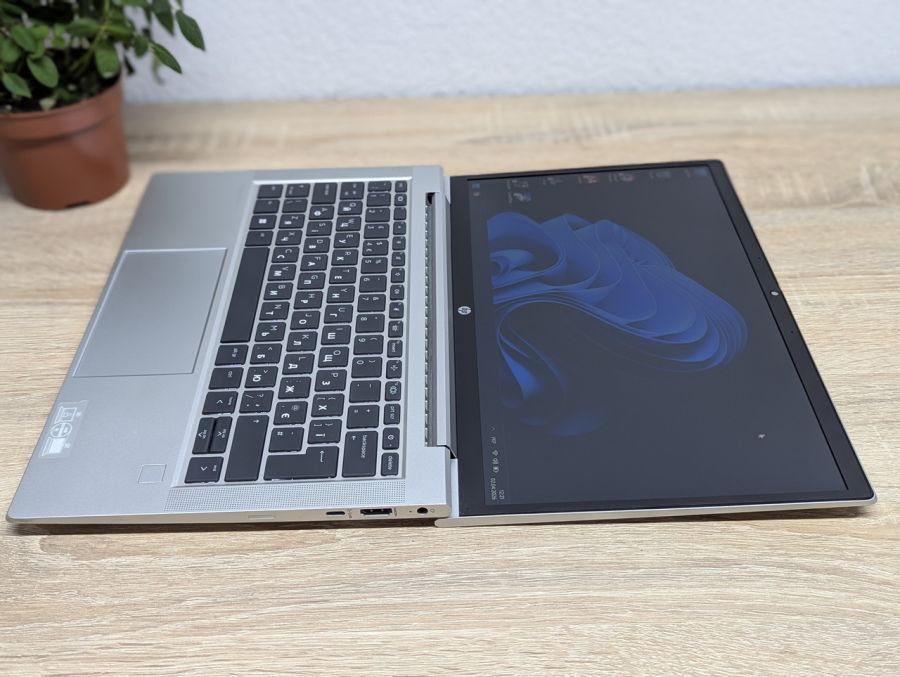 Ноутбук Б/В HP ProBook 635 Aero G8, AMD Ryzen 5 5600U, DDR4 16 GB, SSD 256GB, AMD Radeon Graphics, 13" Full HD