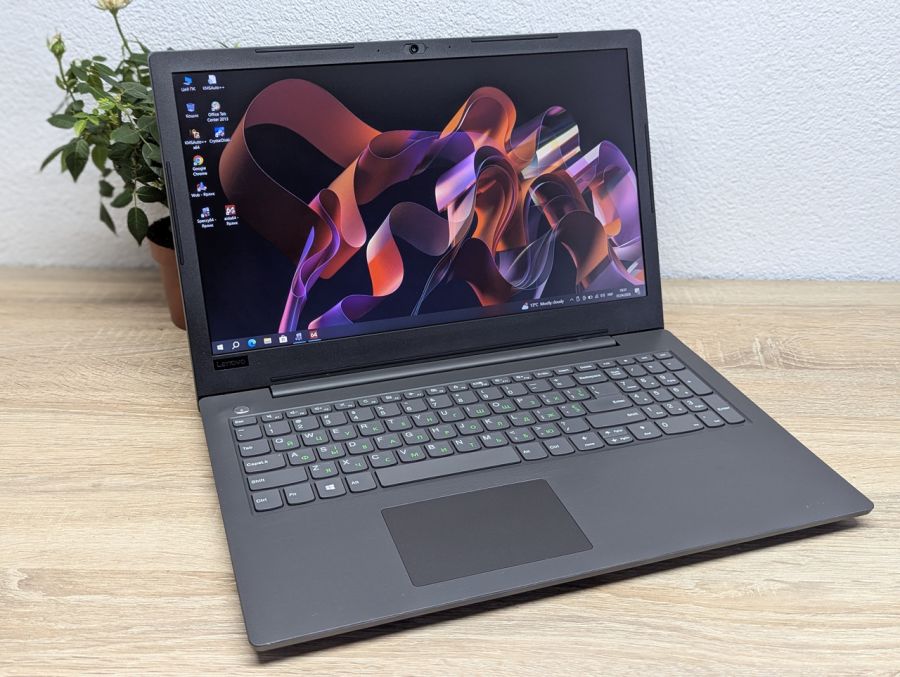 Ноутбук Б/В Lenovo V130-15IKB, Intel Core i5-7200U, DDR4 8 GB, SSD 128GB, 15.6" Full HD