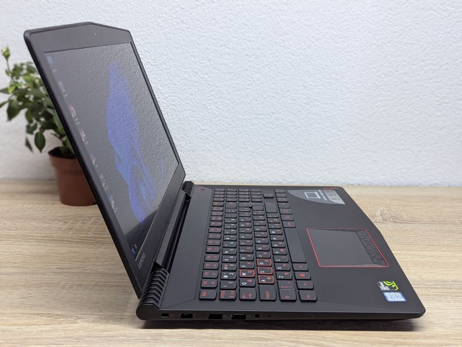 Ноутбук Б/В Lenovo Legion Y520-15IKBN, Intel Core i5-7300HQ, DDR4 16 GB, SSD 128GB + HDD 1TB, NVIDIA GeForce GTX 1050 2Gb, 15.6" Full HD