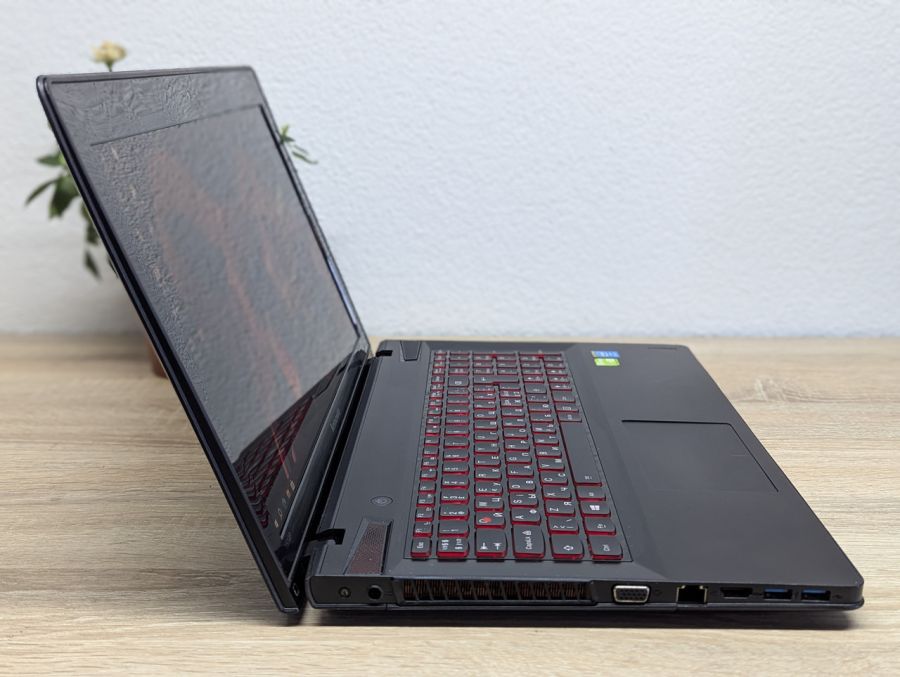 Ноутбук Б/В Lenovo IdeaPad Y510P, Intel Core i7-4700MQ, DDR3 8 GB, SSD 256GB, GeForce GT 755M 2Gb, 15" Full HD