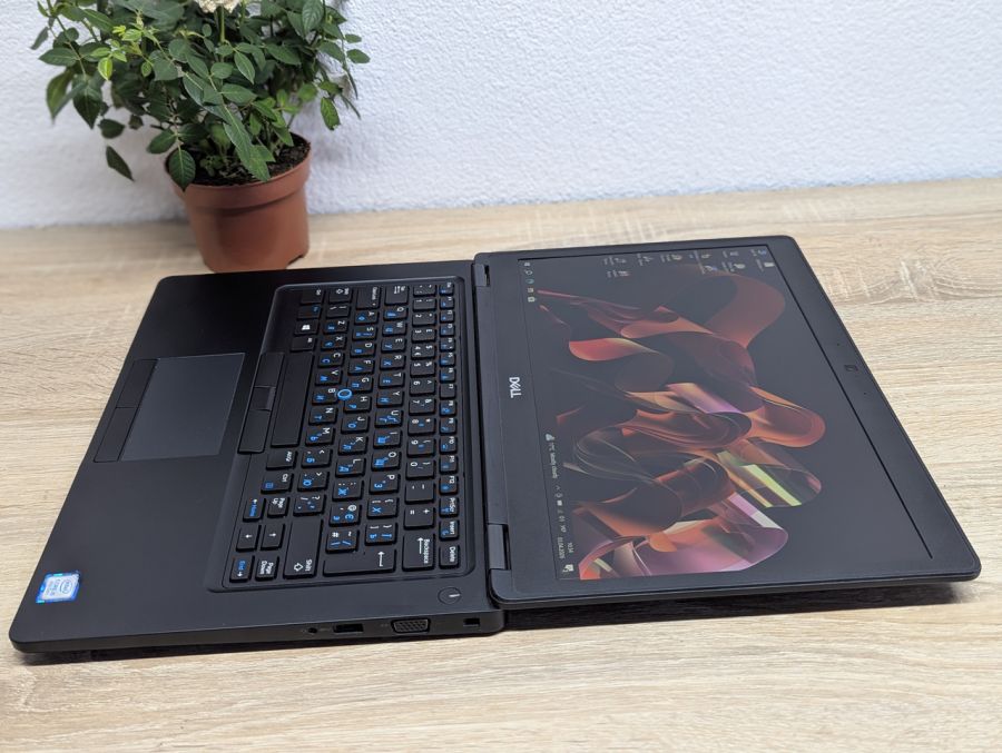 Ноутбук Б/В Dell Latitude 5490, Intel Core i5-8250U, DDR4 16 GB, SSD 180GB, 14" Full HD