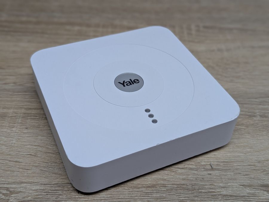 Б/В Центральний хаб системи розумного дому Yale Living Smart Hub 2.0 SR-HUB