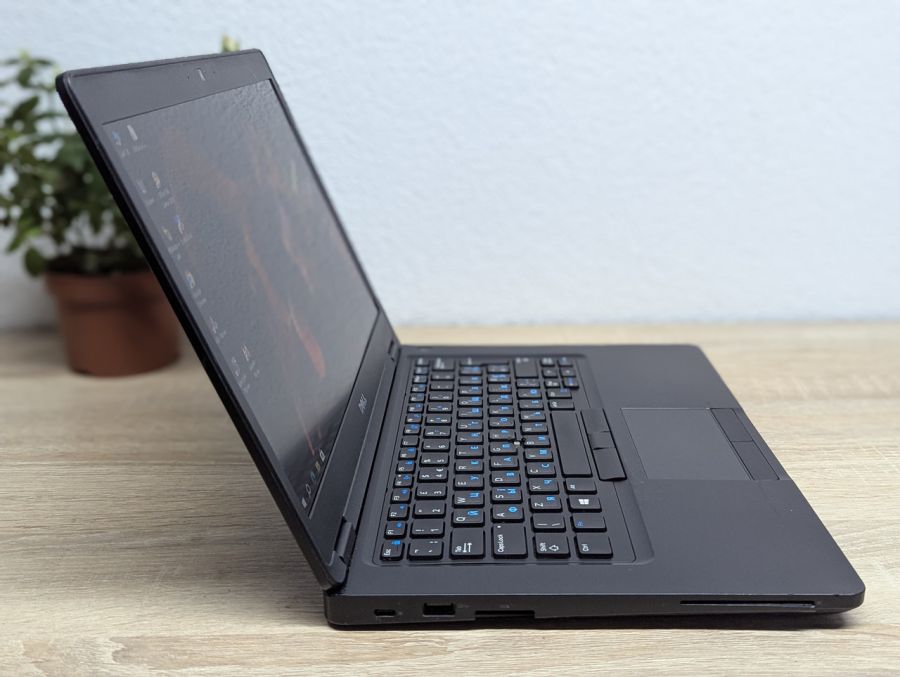 Уцінка! Ноутбук Б/В Dell Latitude 5490, Intel Core i5-8250U, DDR4 16 GB, SSD 256GB, 14" Full HD