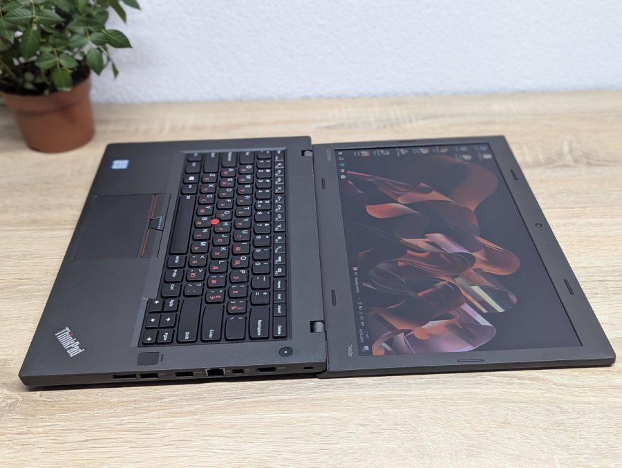 Уцінка! Ноутбук Б/В Lenovo ThinkPad T460P, Intel Core i5-6300HQ, DDR4 8 GB, SSD 128GB, 14" Full HD