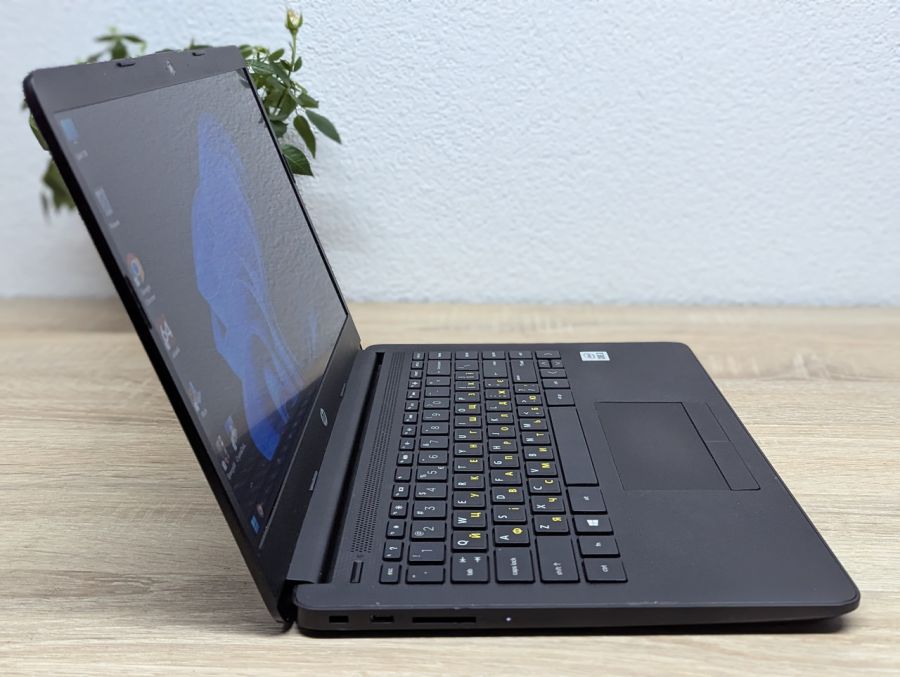 Ноутбук Б/В HP Laptop 14, Intel Core i3-10110U, DDR4 16 GB, SSD 256GB, 14" Full HD