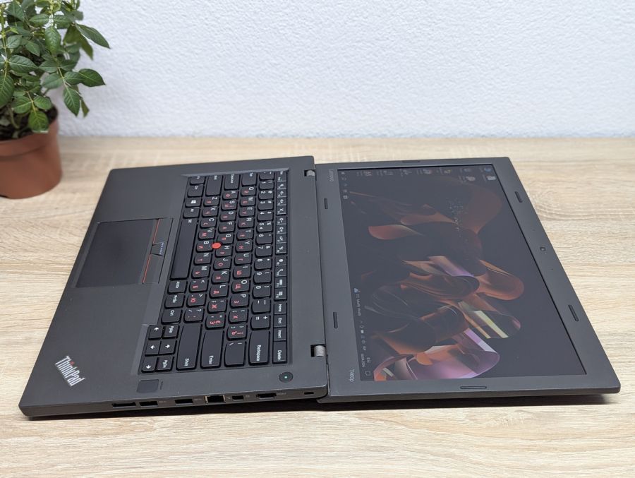 Ноутбук Б/В Lenovo ThinkPad T460P, Intel Core i5-6300HQ, DDR4 8 GB, SSD 128GB, 14" Full HD