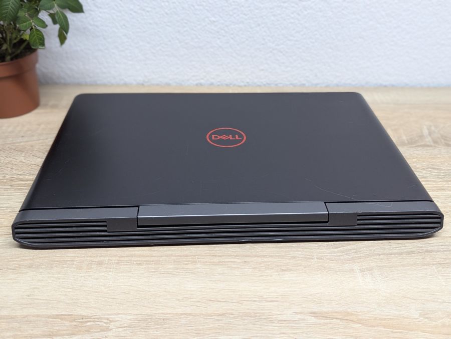 Ноутбук Б/В Dell Inspiron 15 7000 Gaming, Intel Core i7-7700HQ, DDR4 16 GB, SSD 500GB + HDD 1TB, NVIDIA GeForce GTX 1060 6Gb, 15.6" 4K