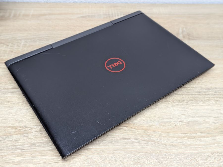 Ноутбук Б/В Dell Inspiron 15 7000 Gaming, Intel Core i7-7700HQ, DDR4 16 GB, SSD 500GB + HDD 1TB, NVIDIA GeForce GTX 1060 6Gb, 15.6" 4K