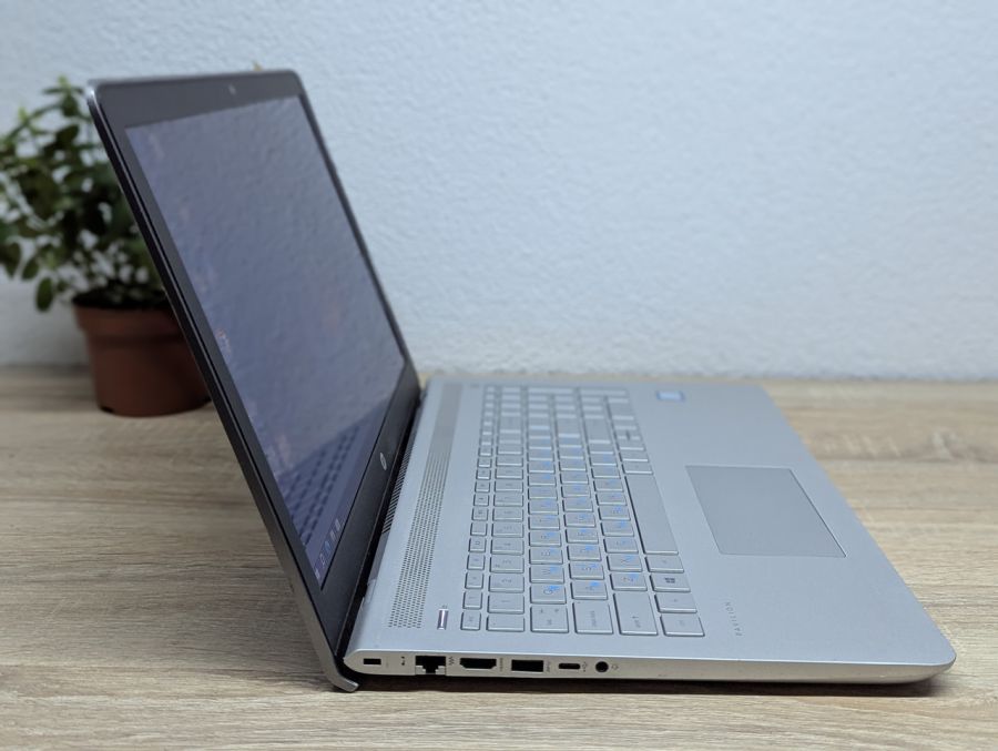 Ноутбук Б/В HP Pavilion Laptop 15, Intel Core i7-7500U, DDR4 16 GB, SSD 256GB, 15.6" Full HD Сенсор