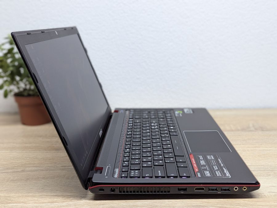 Ноутбук Б/В MSI GE60 2PC Apache, Intel Core i7-4700HQ, DDR3 16 GB, SSD 512GB, NVIDIA GeForce GTX 850M 2Gb, 15.6" Full HD