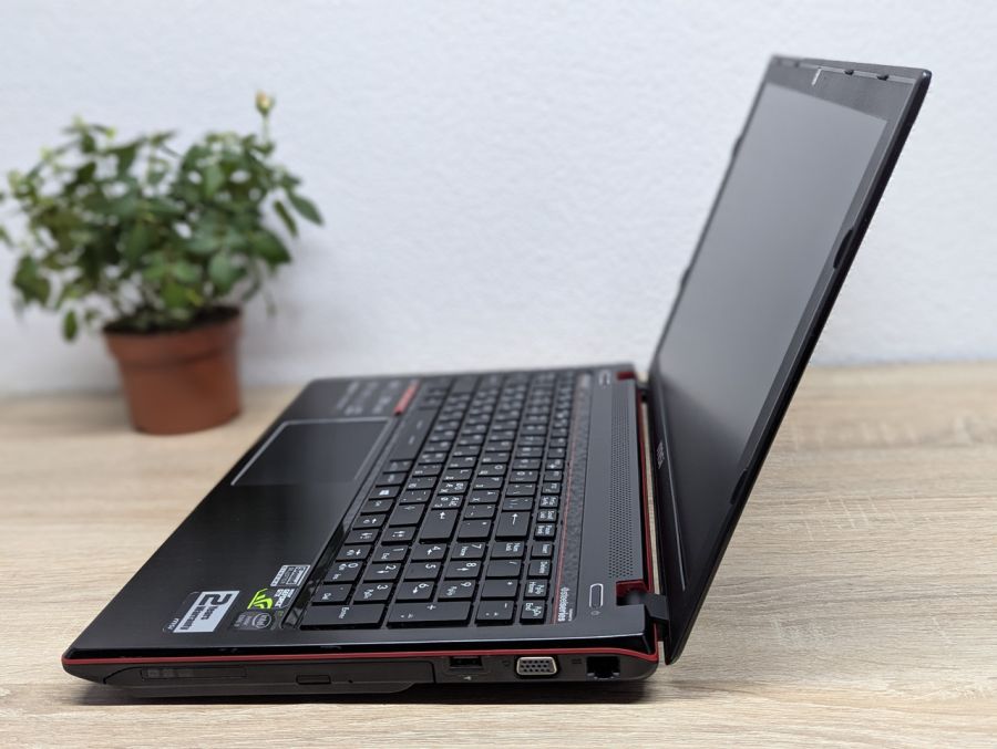 Ноутбук Б/В MSI GE60 2PC Apache, Intel Core i7-4700HQ, DDR3 16 GB, SSD 512GB, NVIDIA GeForce GTX 850M 2Gb, 15.6" Full HD