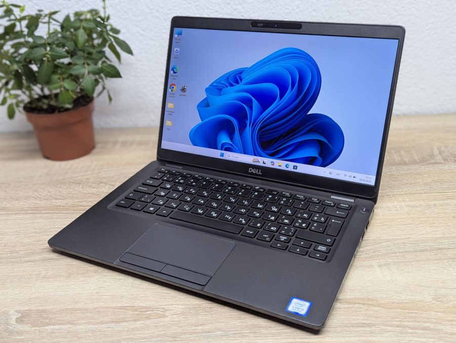 Ноутбук Б/В Dell Latitude 5300, Intel Core i5-8365U, DDR4 16 GB, SSD 256GB, 13" Full HD Сенсор