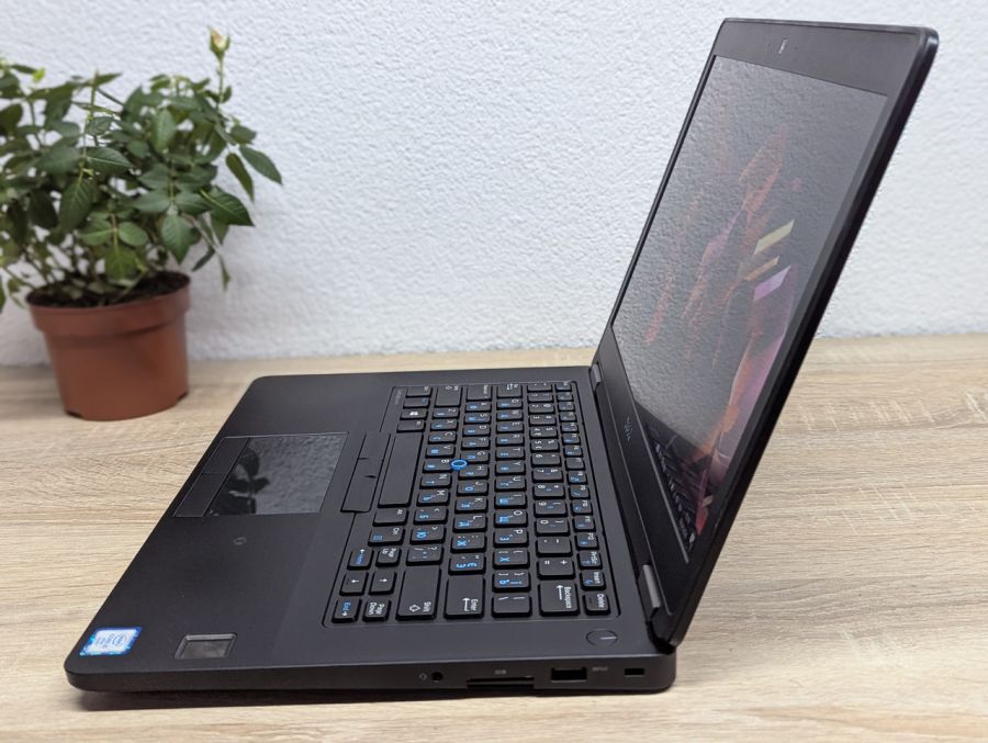 Ноутбук Б/В Dell Latitude E5470, Intel Core i5-6300U, DDR4 8 GB, SSD 128GB, 14" Full HD