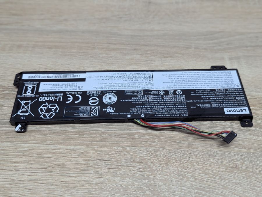 Б/В Оригінальна акумуляторна батарея Lenovo L17C2PB3