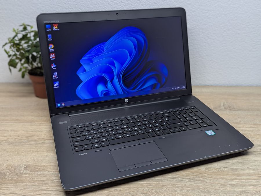 Ноутбук Б/В HP ZBook 17 G3, Intel Core i7-6820HQ, DDR4 32 GB, SSD 512GB + SSD 512GB, NVIDIA Quadro M3000M 4Gb, 17.3"