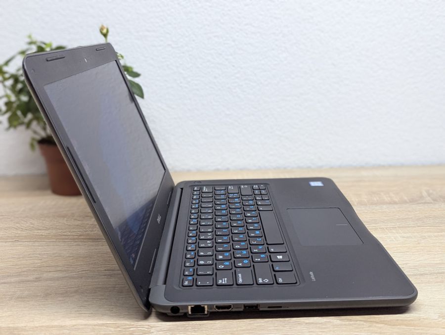 Ноутбук Б/В Dell Latitude 3380, Intel Core i5-7200U, DDR4 8 GB, SSD 128GB, 13.3" HD