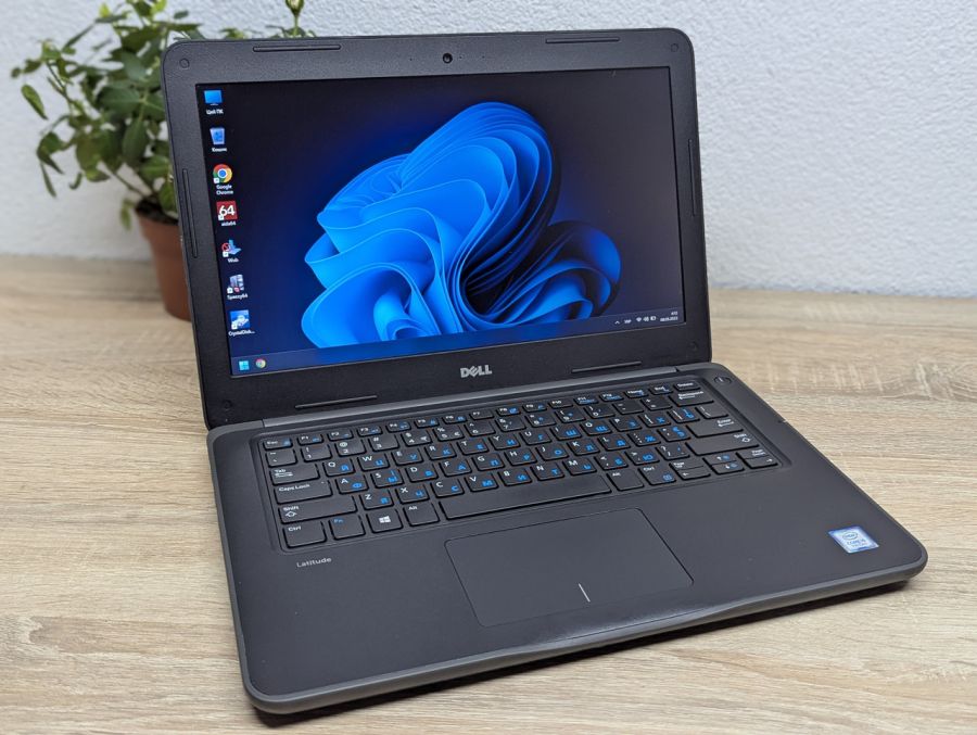 Ноутбук Б/В Dell Latitude 3380, Intel Core i5-7200U, DDR4 8 GB, SSD 128GB, 13.3" HD