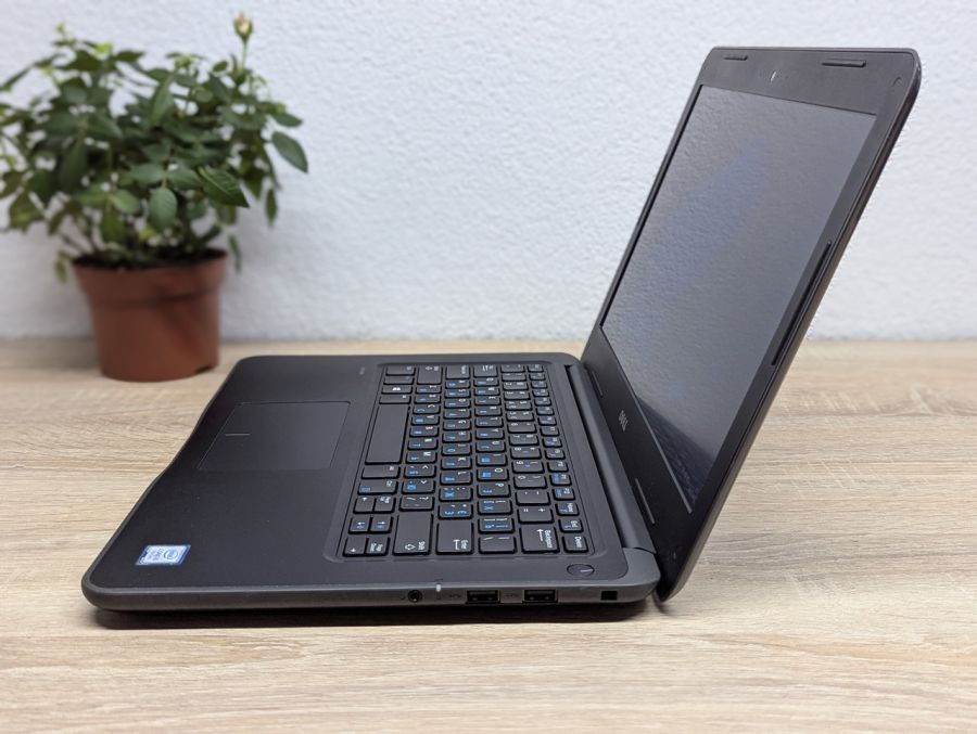 Ноутбук Б/В Dell Latitude 3380, Intel Core i5-7200U, DDR4 8 GB, SSD 128GB, 13.3" HD