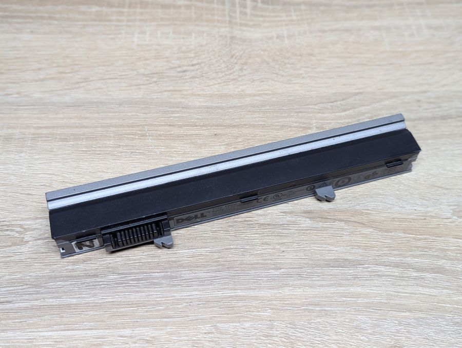 Б/В Акумуляторна батарея Dell Fm332